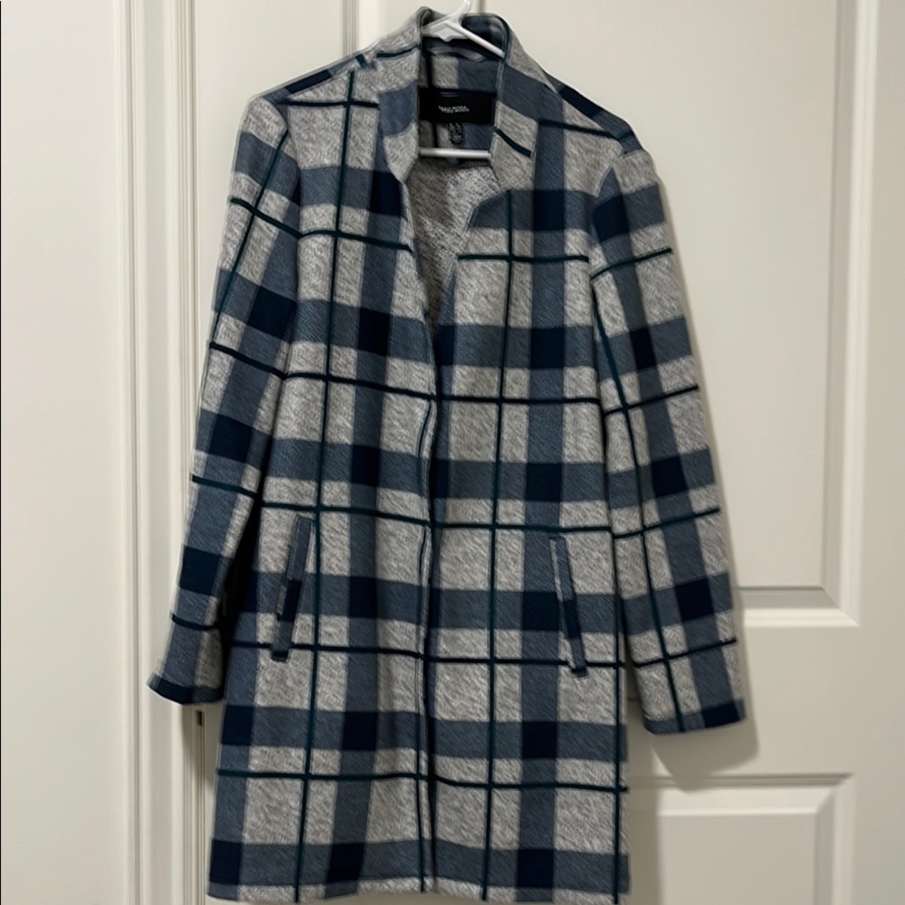 Vero Moda Gray and Blue Trench Coat with Classic Tailored Silhouette